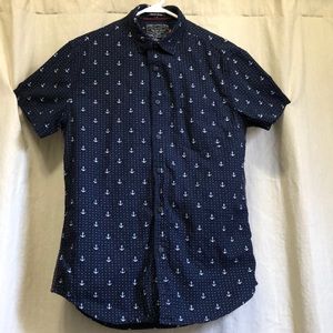 Mens M slim fit anchor button up shirt on the Road